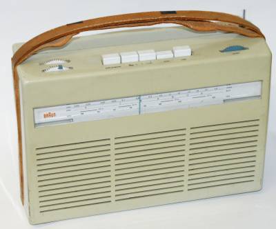 Braun Kofferempfänger T23